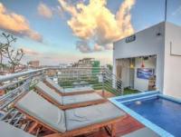 Colina Boutique Hotel & Breezy Sky Bar